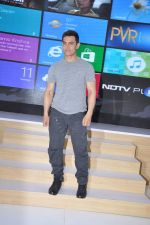 Aamir Khan at Windows 8 launch in Inorbit Mall, Mumbai on 11th Nov 2012 (31).JPG